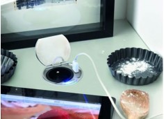 Bloc prise affleurant avec port USB, inox brossé.